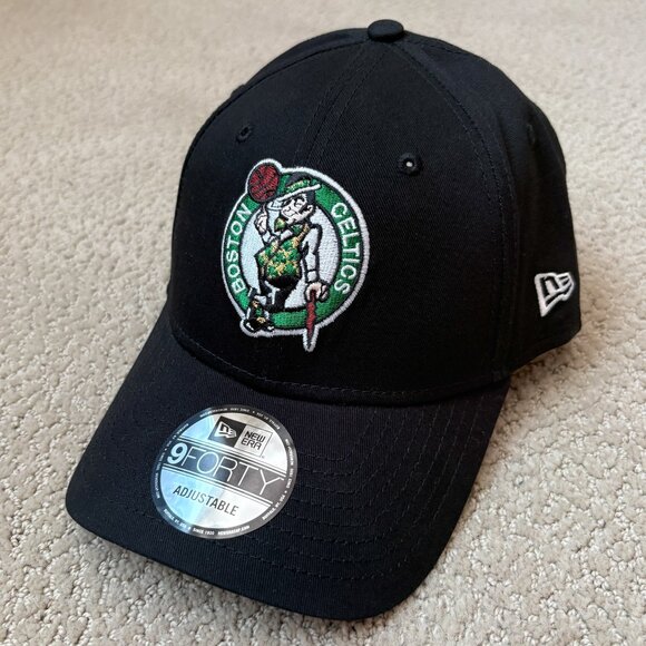 New Era Boston Celtics 9FORTY Black Snapback Adjustable Hat Cap NBA OSFM NWT - Picture 1 of 6